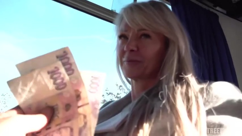Rich Aunty Fucked In A Public Bus Porn Video