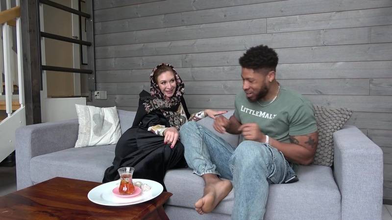 Big Ass Hijab Stepmom Fucked By Muscular BBC Stepson Porn Video