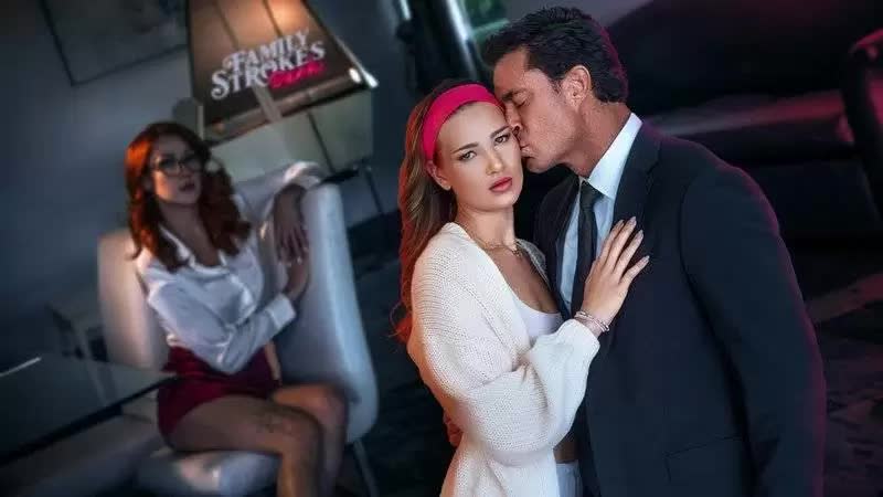 Jewel Diamant Daddy Caught Cheating, Forced Fuck To Keep Secret Porn Video