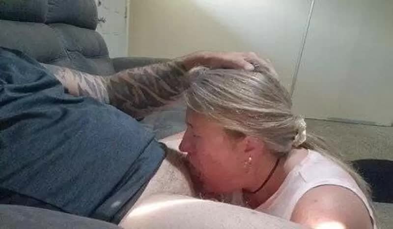 Heyitsjulia Deepthroat Blowjob Hd Porn Video