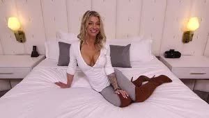 Anal Fucking Gorgeous Petite Milfstar Synthia Fixx POV Porn Video