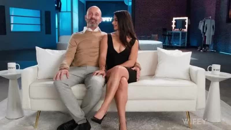 Wifey Misty And Island Boy Brandon Young Wife Gets Fucked In Front Of Hubby Porn Video