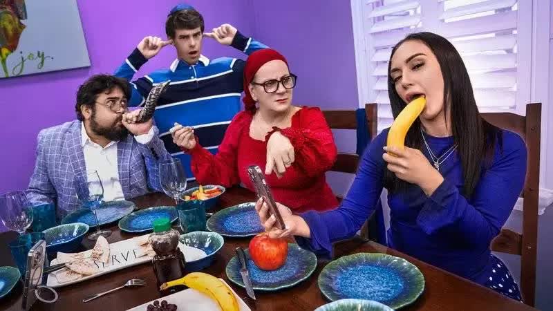 Its A Holiday For Fucks Sake Dont Use Your Phone When Your Family Is Fucking You Porn Video